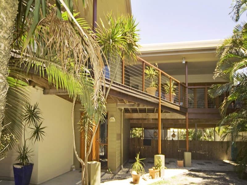 8 Surfside Crescent, Pottsville NSW 2489