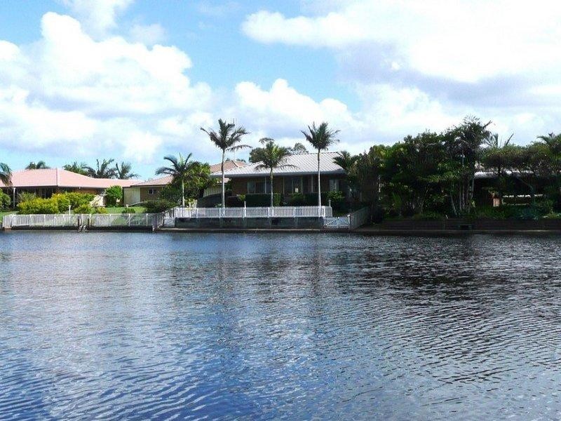 69 Andrew Avenue, Pottsville NSW 2489