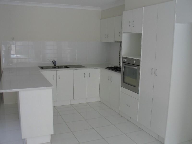 2/8 Mocha Way, Pimpama QLD 4209
