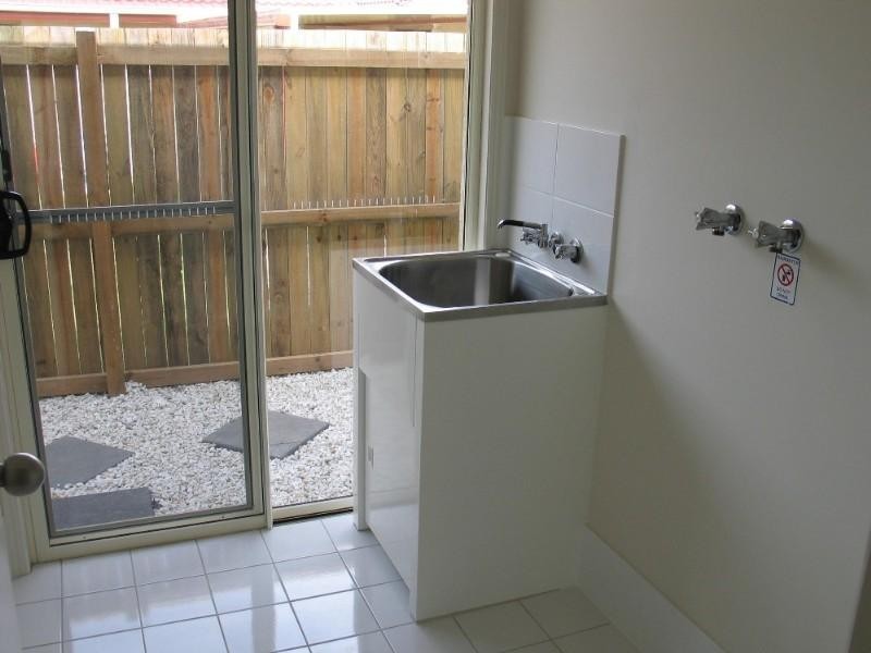 2/8 Mocha Way, Pimpama QLD 4209