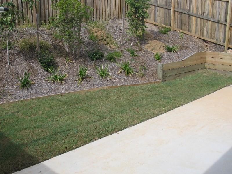 2/8 Mocha Way, Pimpama QLD 4209