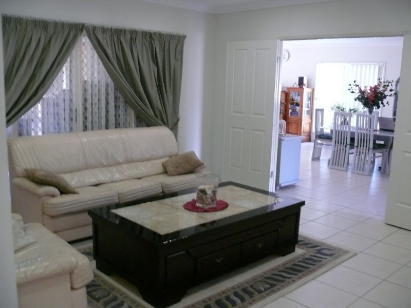 Pacific Pines QLD 4211