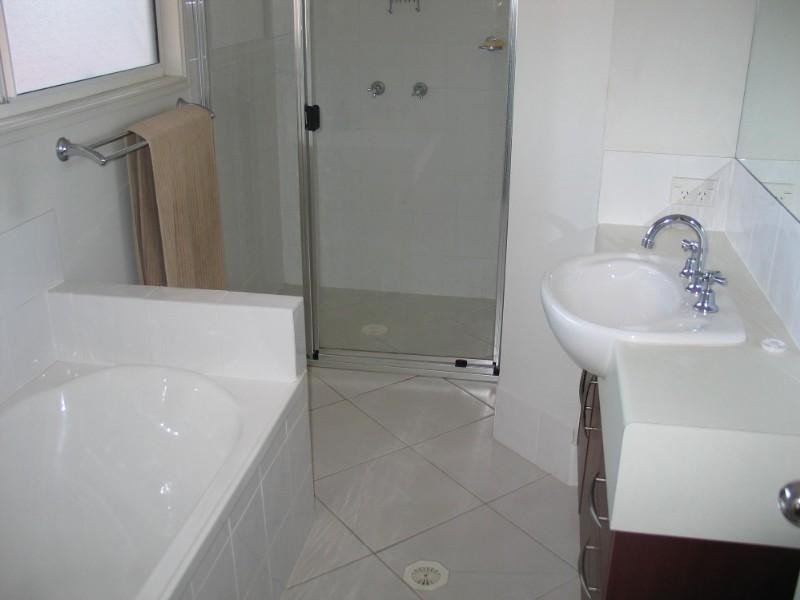 2/224 Billinghurst Crescent, Upper Coomera QLD 4209