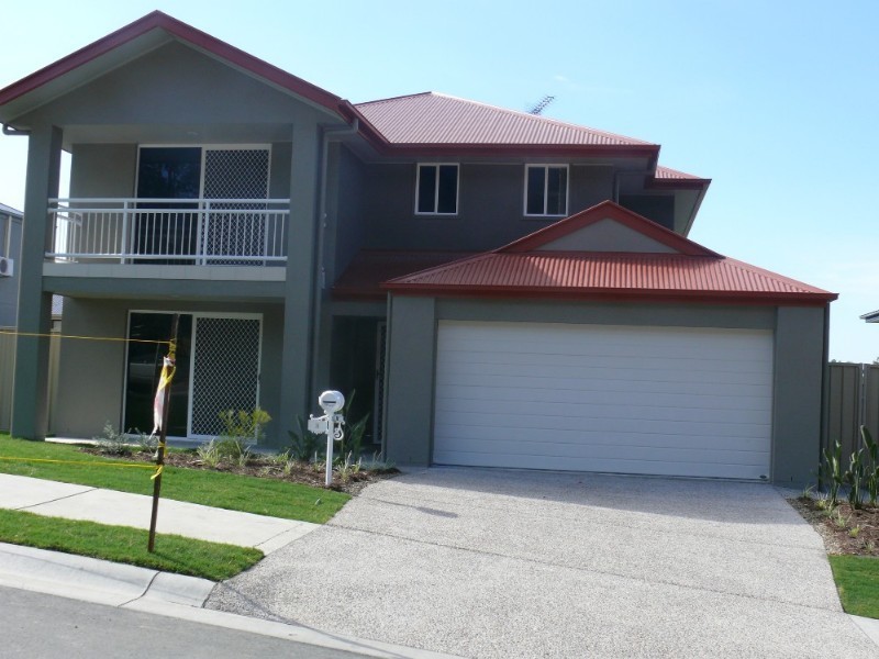 10 Carragh Crescent, Oxenford QLD 4210