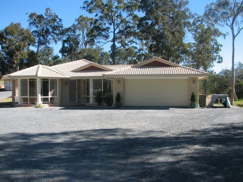 7 Crystal Springs Court, Maudsland QLD 4210