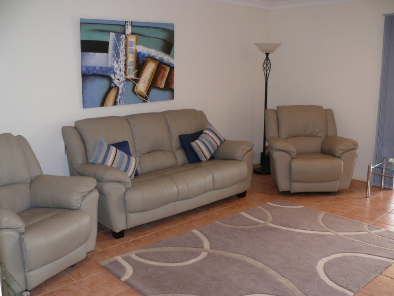 41 Carter Street, Pacific Pines QLD 4211