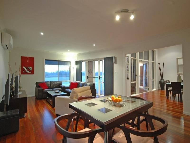 11 Princeton Street, Oxenford QLD 4210