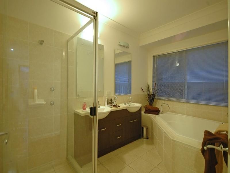 11 Princeton Street, Oxenford QLD 4210