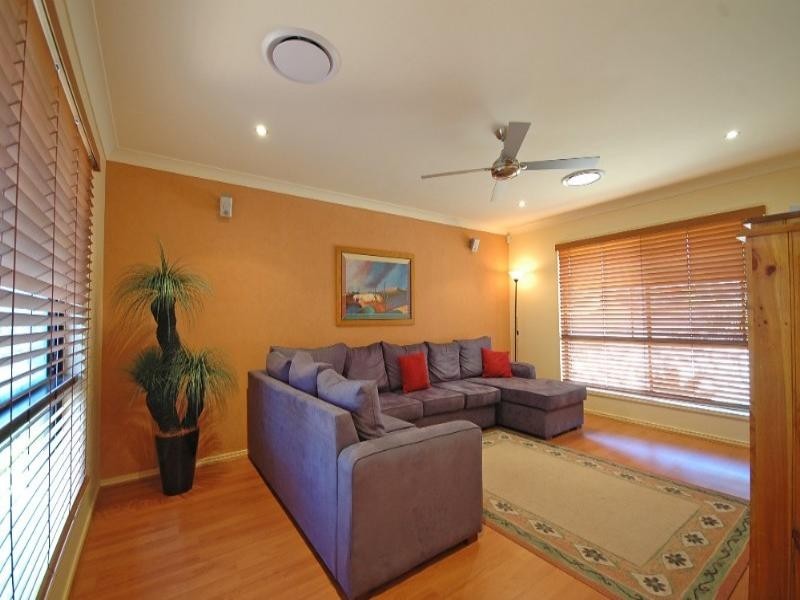 11 Sailaway Court, Coomera QLD 4209