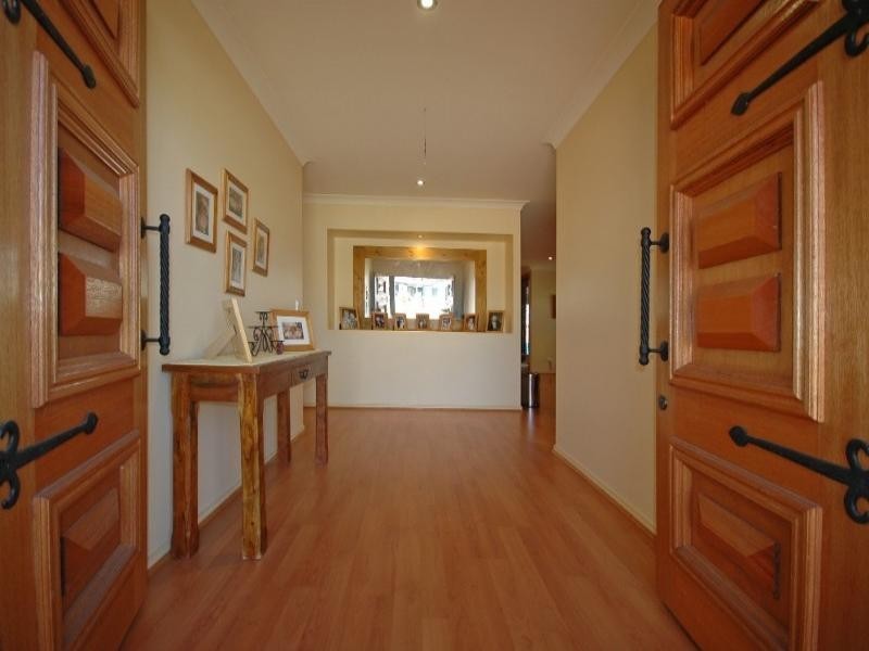 11 Sailaway Court, Coomera QLD 4209