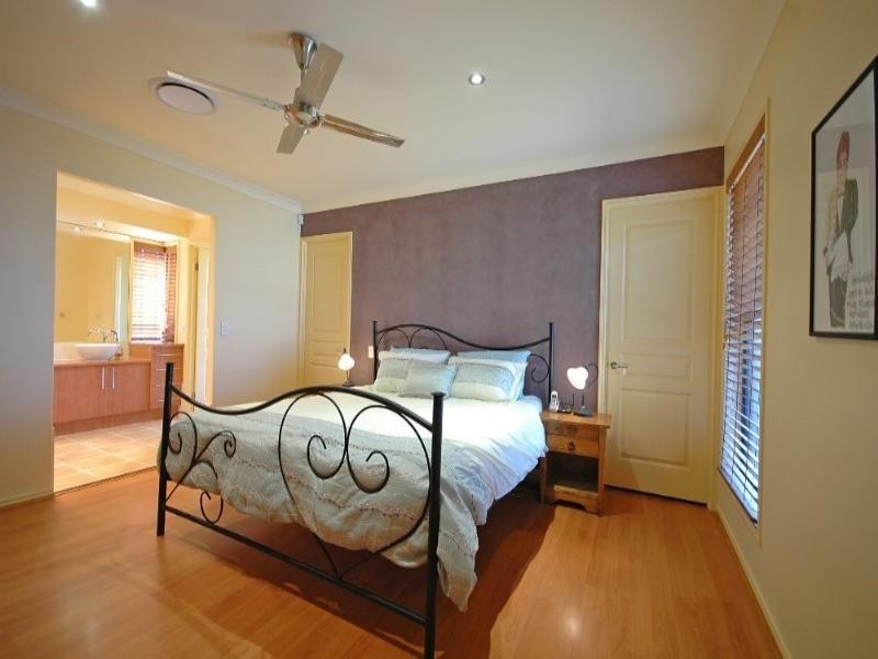 11 Sailaway Court, Coomera QLD 4209