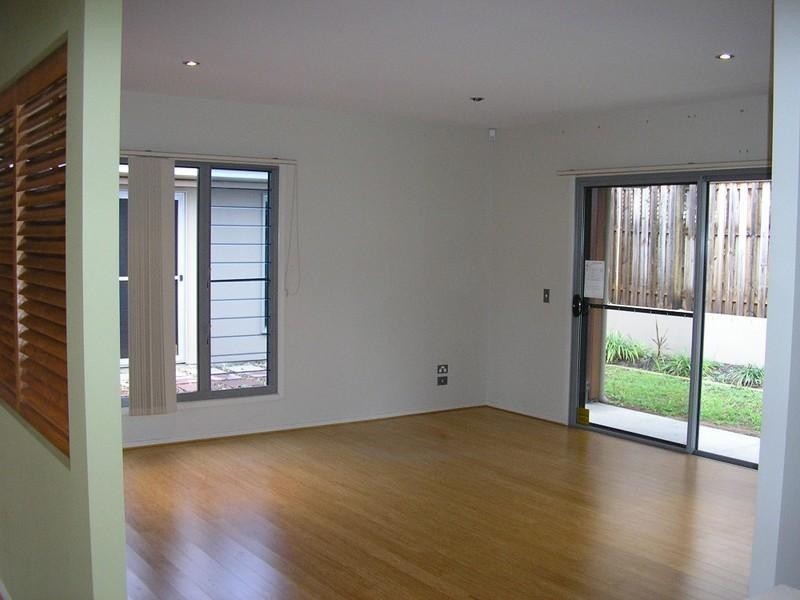 16 Rainlily Crescent, Upper Coomera QLD 4209