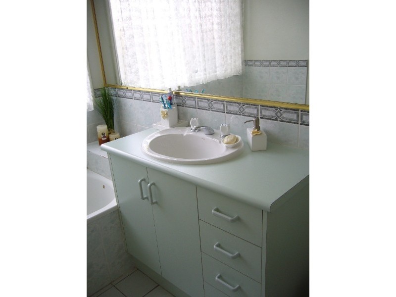 Pacific Pines QLD 4211