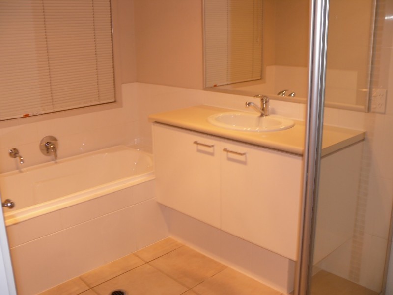 48 Codrington Circuit, Pacific Pines QLD 4211