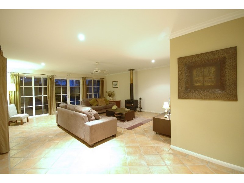 23 Hammond Drive, Gaven QLD 4211