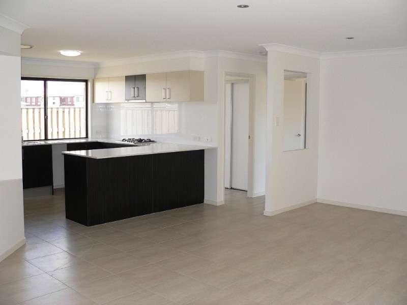 8 Runway Drive, Upper Coomera QLD 4209