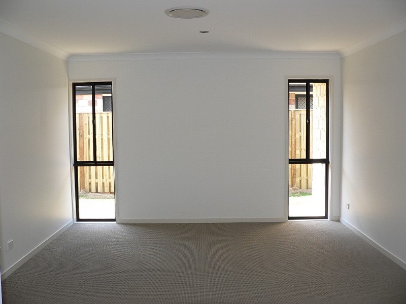 8 Runway Drive, Upper Coomera QLD 4209