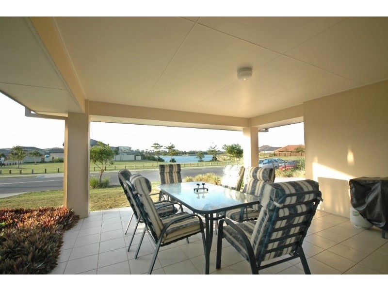 54 Regatta Avenue, Oxenford QLD 4210