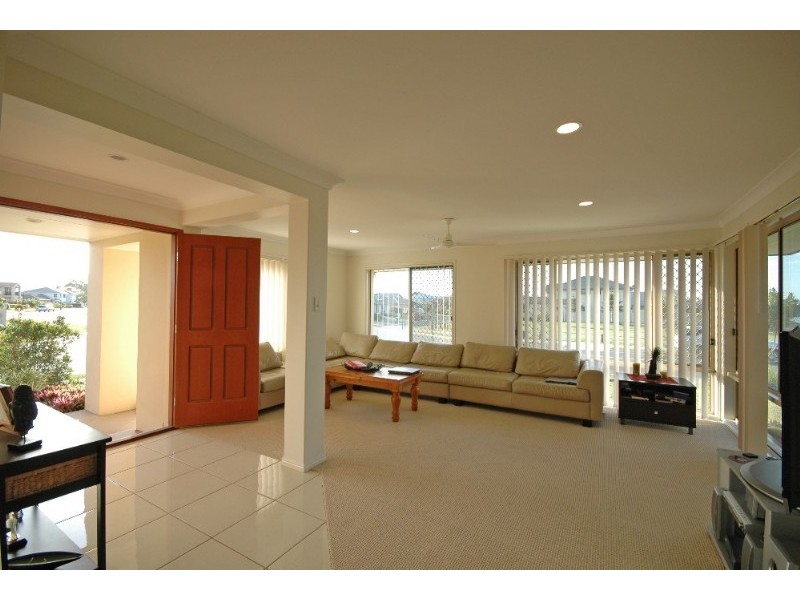 54 Regatta Avenue, Oxenford QLD 4210