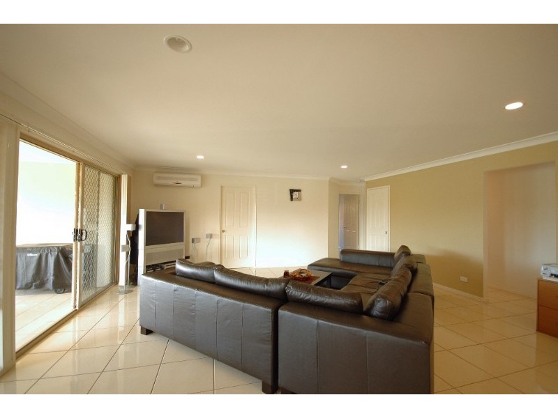 54 Regatta Avenue, Oxenford QLD 4210