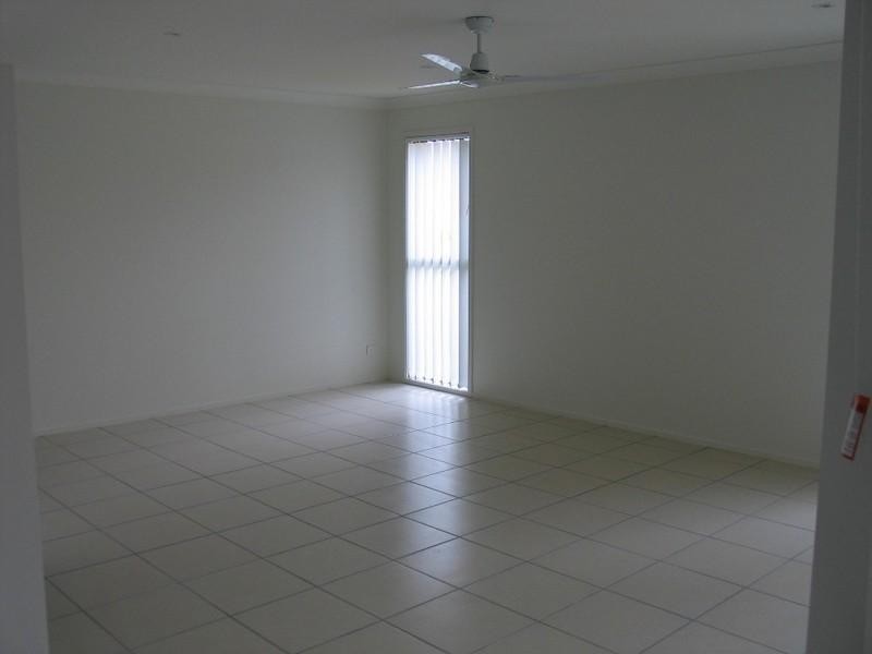 1/1 Monza Drive, Oxenford QLD 4210