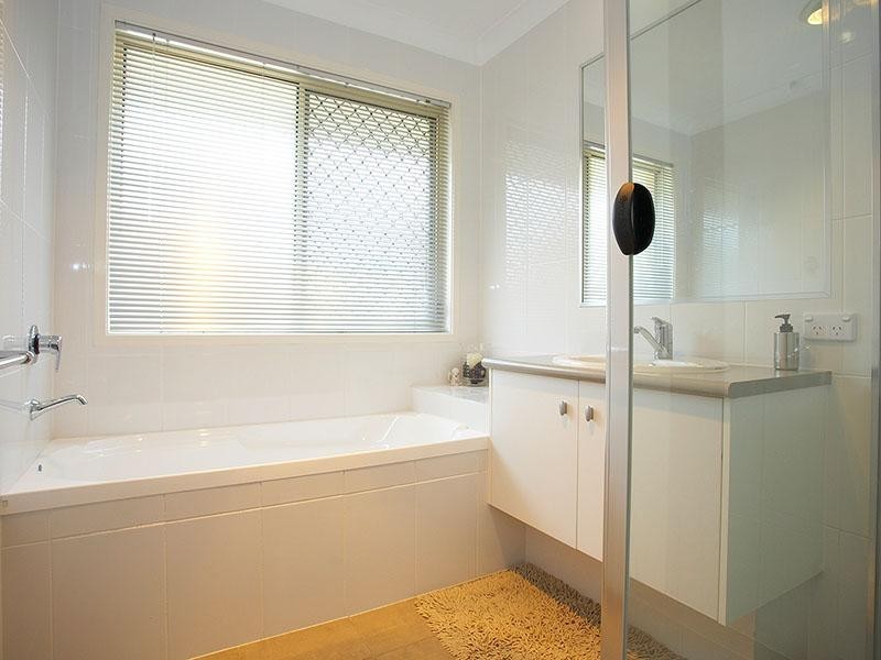 15 Kaizlee Crescent, Upper Coomera QLD 4209