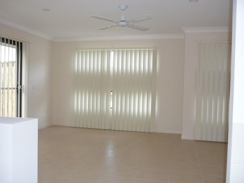 12 Berrimillia Lane, Coomera QLD 4209