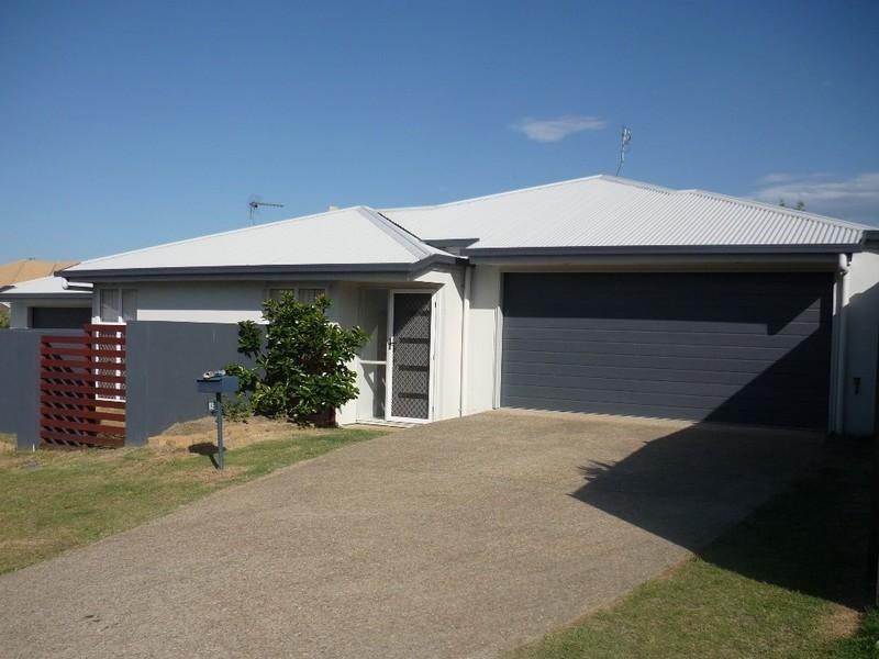 2/24 Denton Street, Upper Coomera QLD 4209