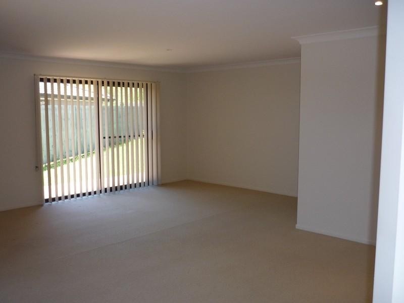 30 Craigs Way, Maudsland QLD 4210
