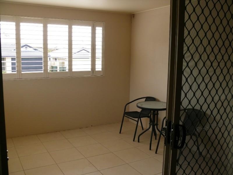 1/11 Lauren Grove, Upper Coomera QLD 4209