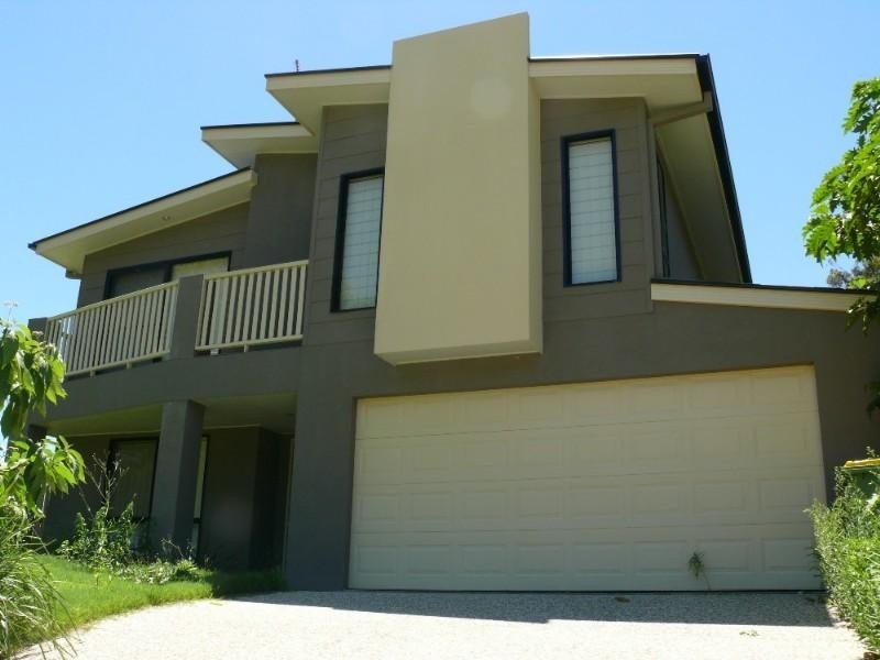 7 Lambert Drive, Maudsland QLD 4210