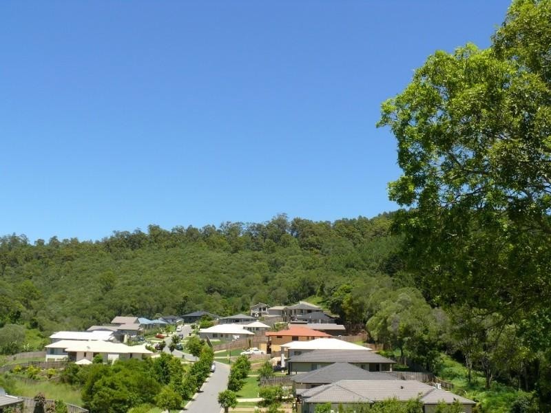 7 Lambert Drive, Maudsland QLD 4210