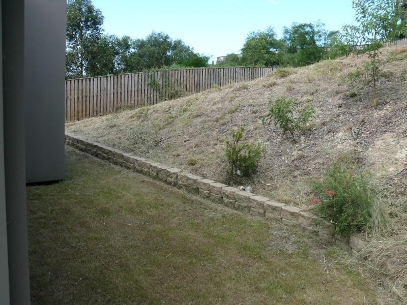 7 Lambert Drive, Maudsland QLD 4210