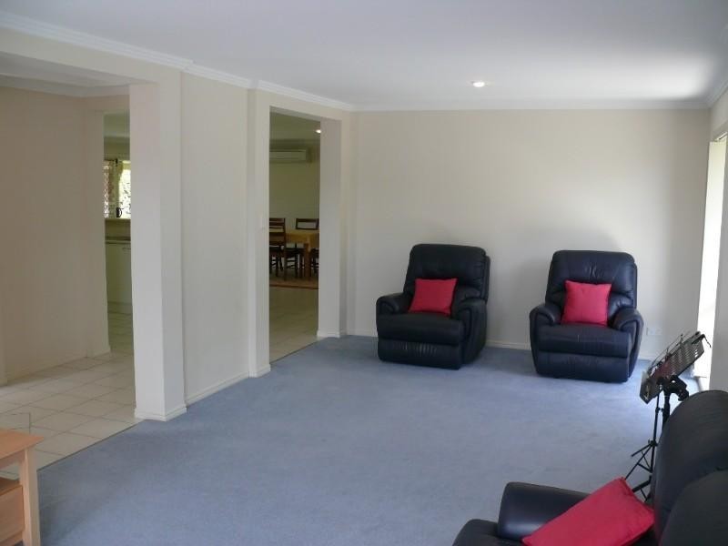 6 Maui Crescent, Oxenford QLD 4210