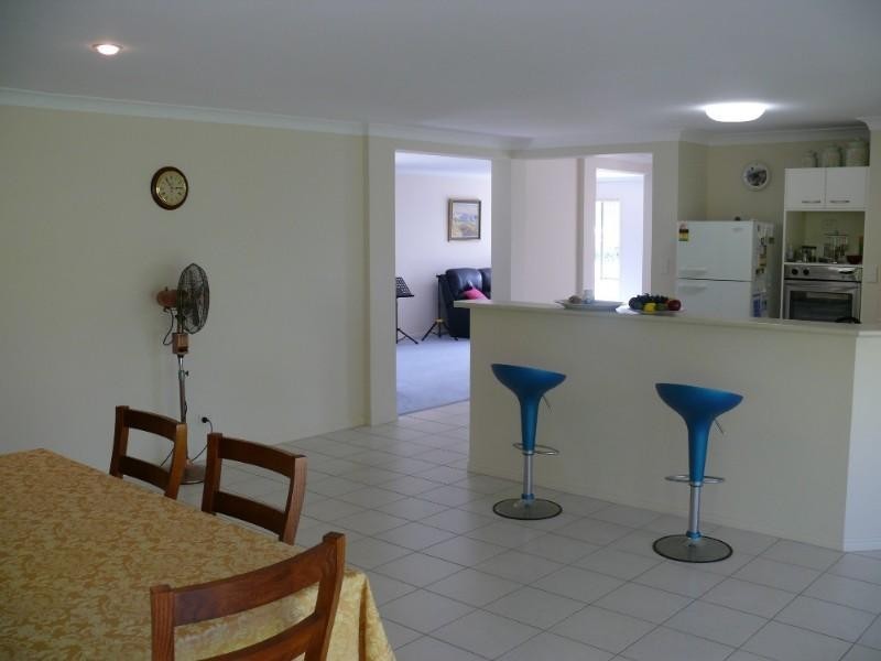 6 Maui Crescent, Oxenford QLD 4210