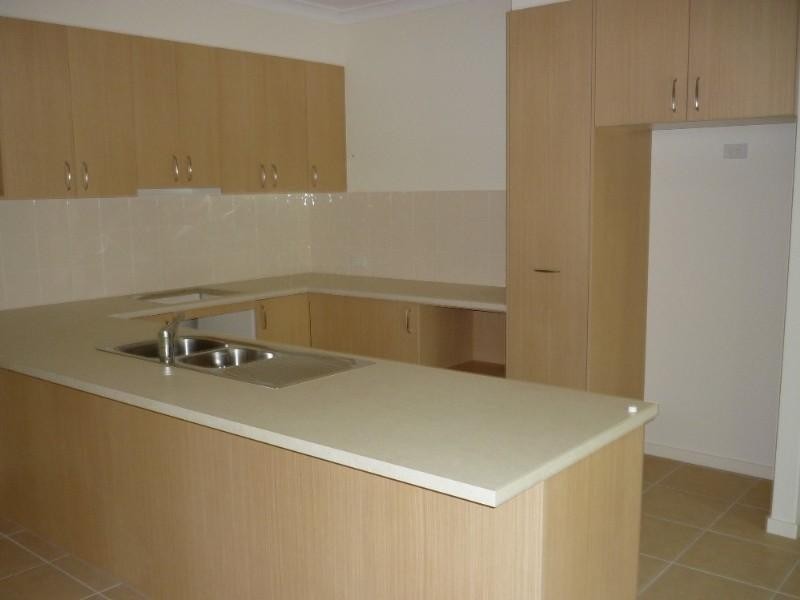 18 Berrimillia Lane, Coomera QLD 4209