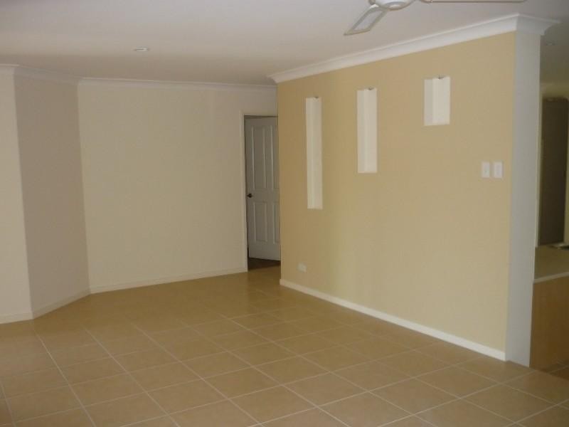 18 Berrimillia Lane, Coomera QLD 4209