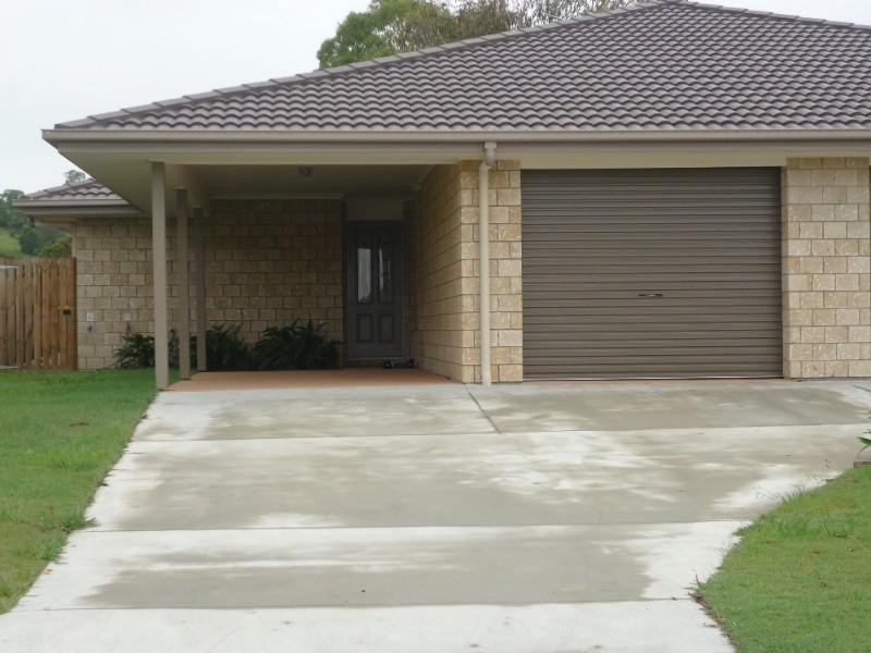 2/7 Moss Terrace, Pimpama QLD 4209