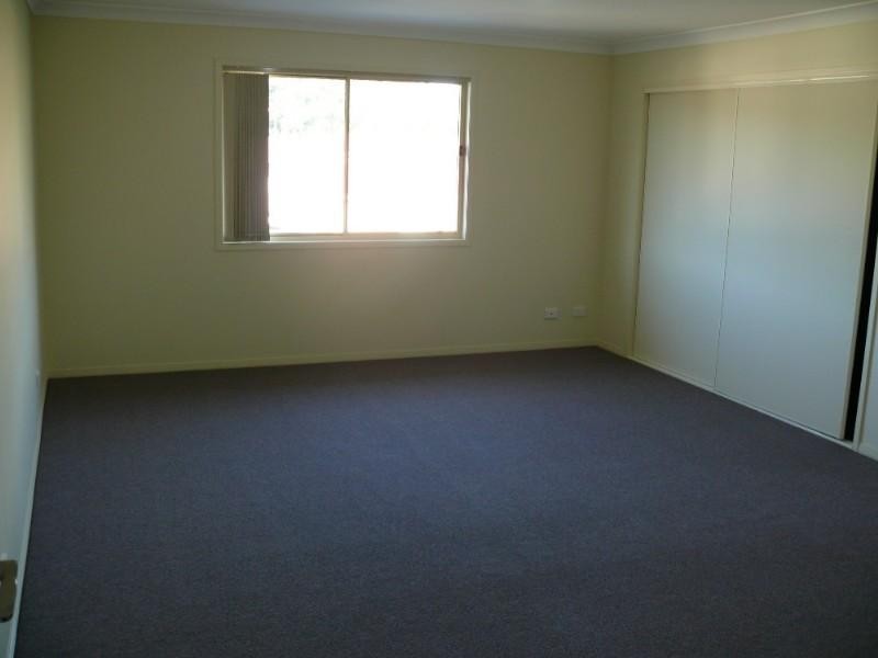 2/16 Shawnee Crescent, Pimpama QLD 4209