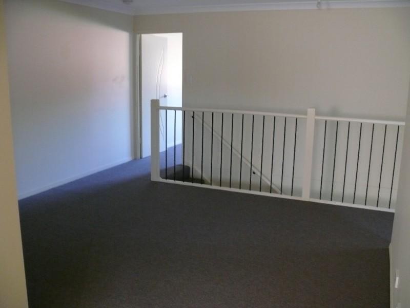 2/16 Shawnee Crescent, Pimpama QLD 4209