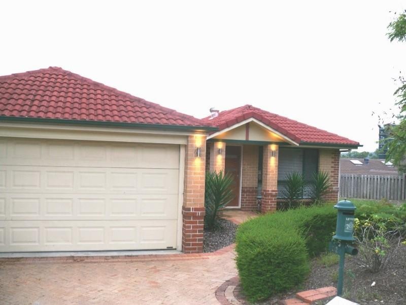 15 Doyalson Place, Helensvale QLD 4212