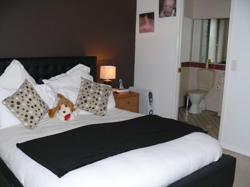 15 Doyalson Place, Helensvale QLD 4212