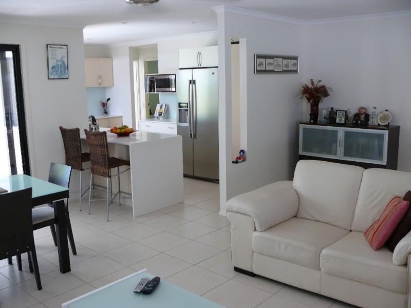 24 Tamworth Drive, Helensvale QLD 4212