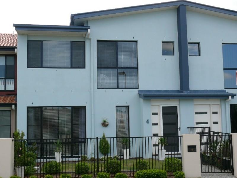 4 Red Baron Lane, Upper Coomera QLD 4209