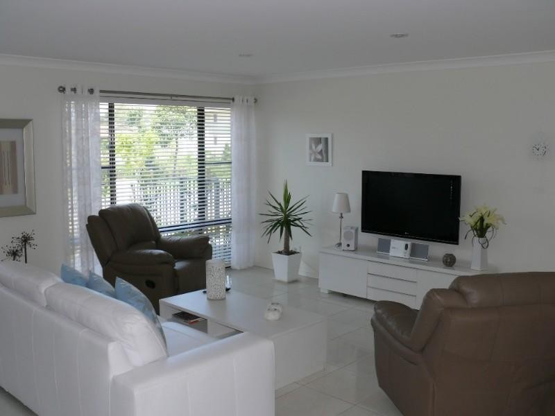 4 Red Baron Lane, Upper Coomera QLD 4209