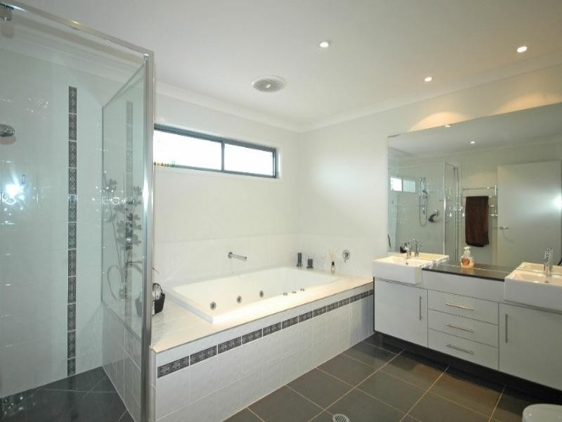 5 Rushcutter Avenue, Oxenford QLD 4210