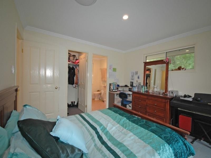 23 Crest Hill Drive, Wongawallan QLD 4210