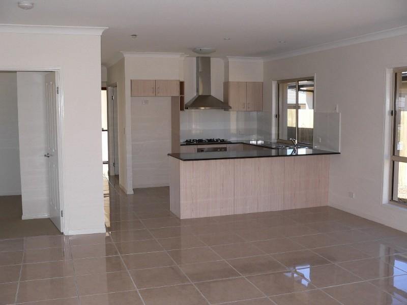 34 Blossom Street, Pimpama QLD 4209