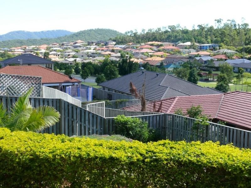 6 Cope Place, Pacific Pines QLD 4211