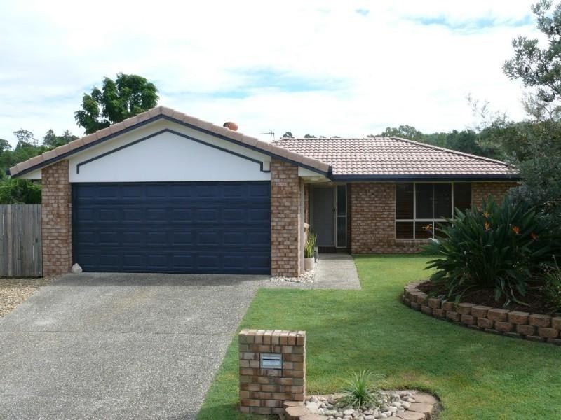 6 Kingman Court, Pacific Pines QLD 4211